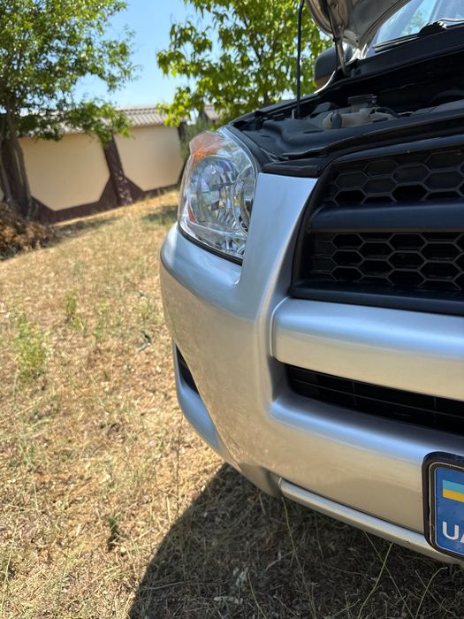 Продам сімейне авто Toyota Rav4 Long 2011