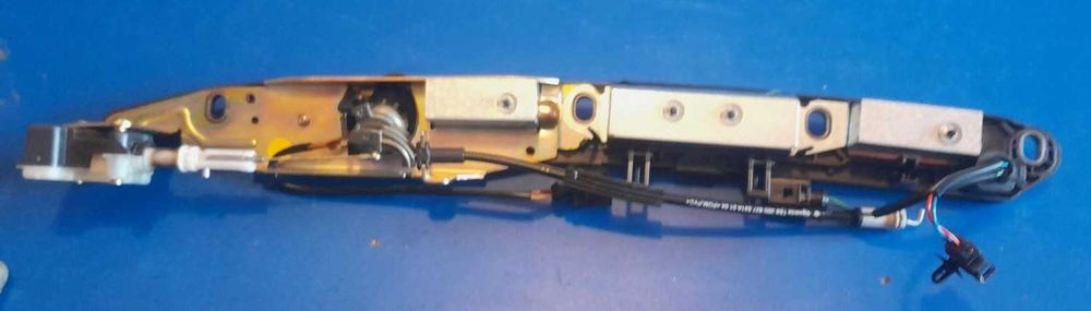 Klamka klapy bagażnika siłownik Vw Passat B5 FL Superb 1 3B5'827297