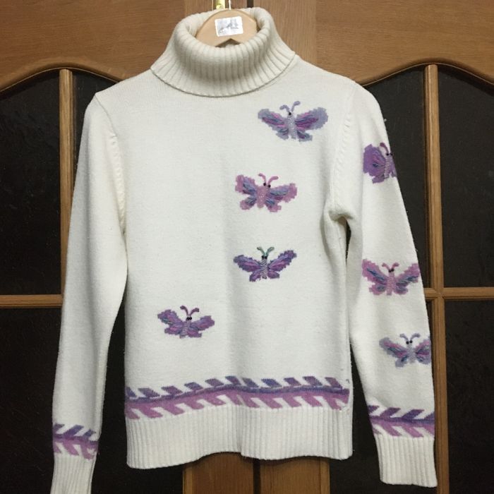 Свитеры недорого р.42-46 Коиплект 2 свитера- 300 грн.