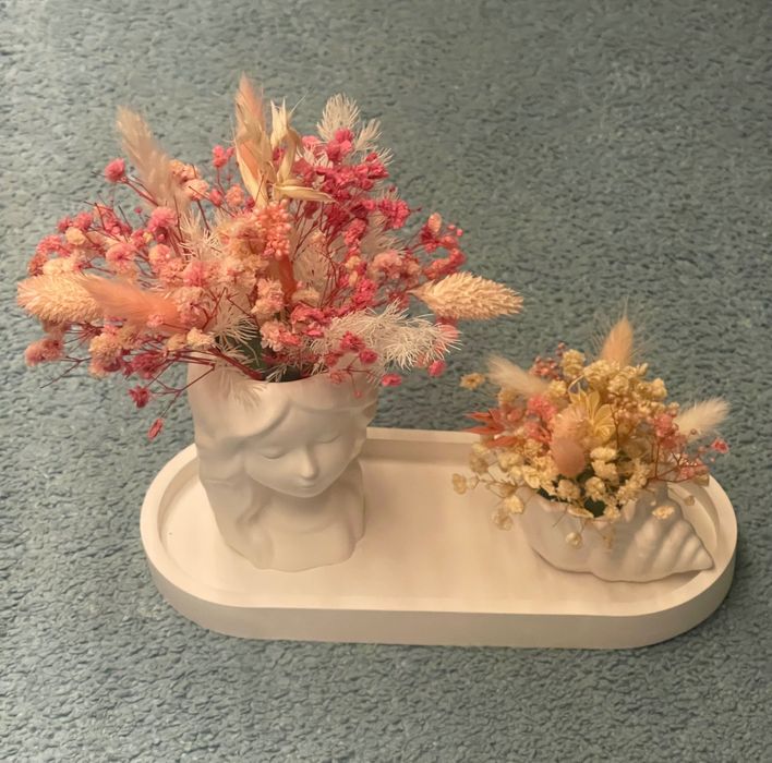 Conjuntos em gesso com flores