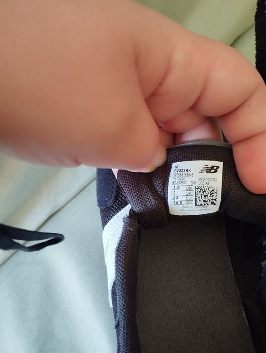 Czarne sneakersy dziecięce New Balance