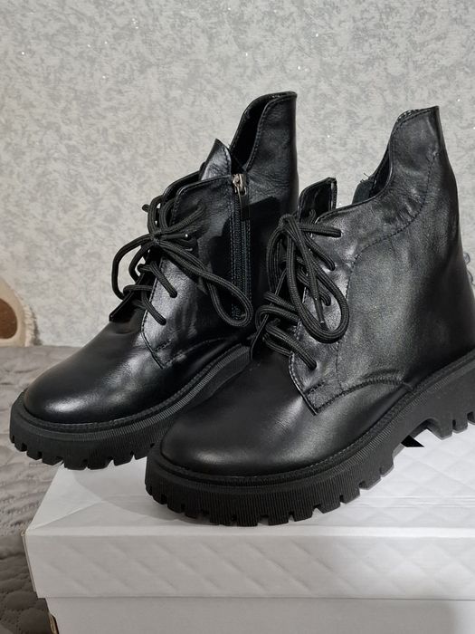 Жіночі зимові ботінки