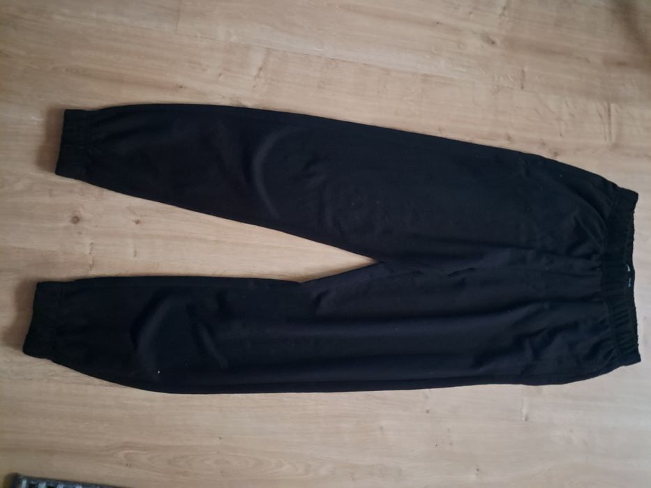 Dresy czarne damskie