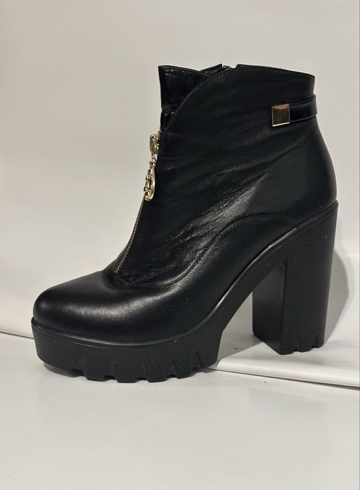 Жіноче взуття ботильйони