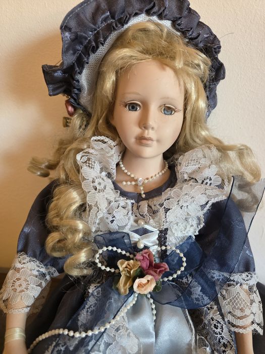 Boneca de porcelana