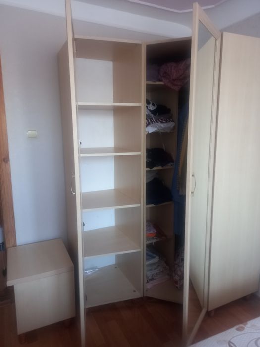 Продам угловой шкаф