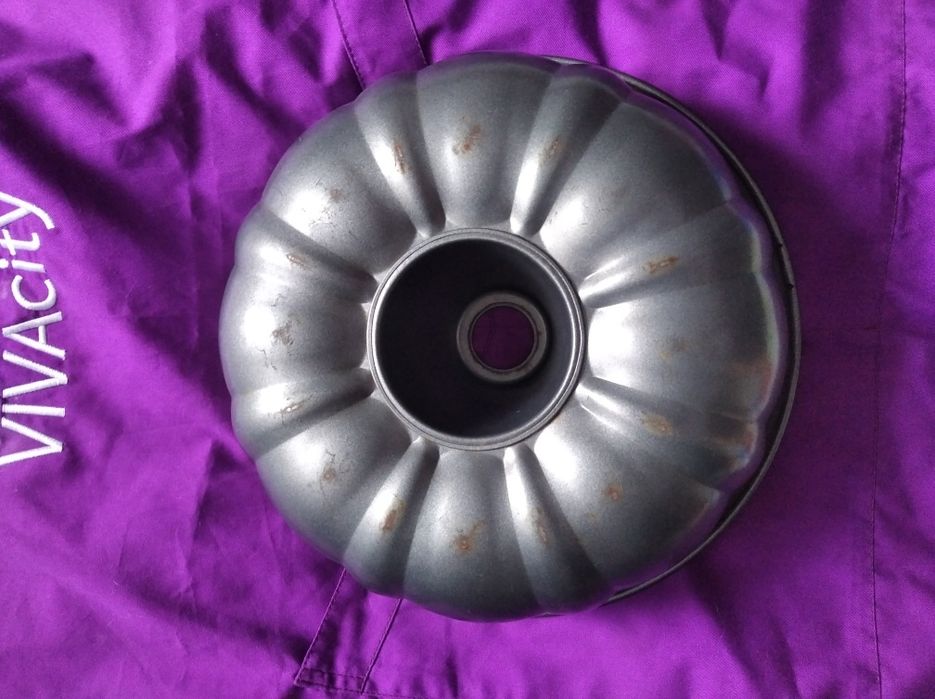 Форма для кексу з отвором