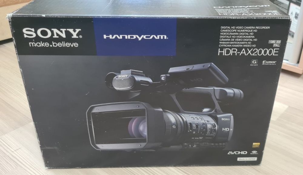 Видеокамера Sony AX2000E