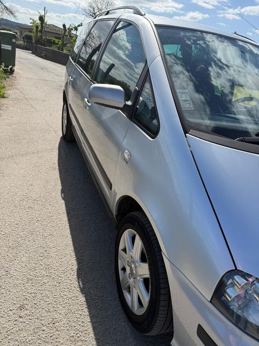 Vendo  ou troco por carrinha de 7 lugares mais pequena