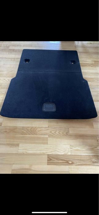 Pólka dolna bagażnika do S-Klasy 223