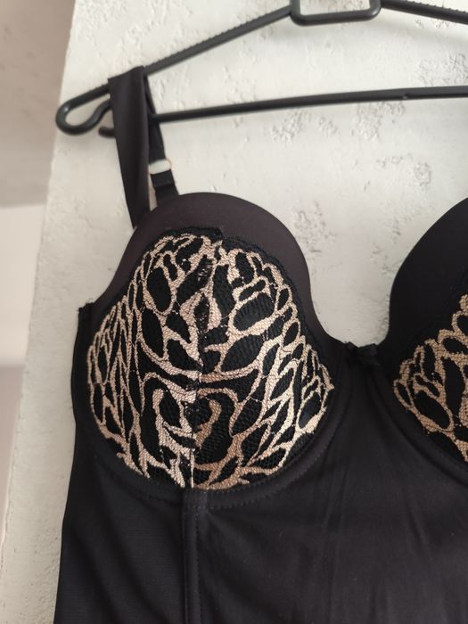 Siatkowy gorset z koronką na regulowane ramiączka rozm 36C. Collection