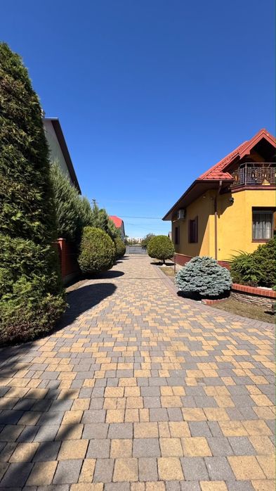 Продаж ексклюзивного будинку преміум-класу з ремонтом в м. Жовква