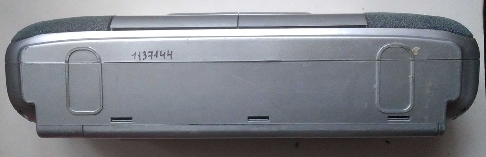 портативний касетний магнітофон Saturn