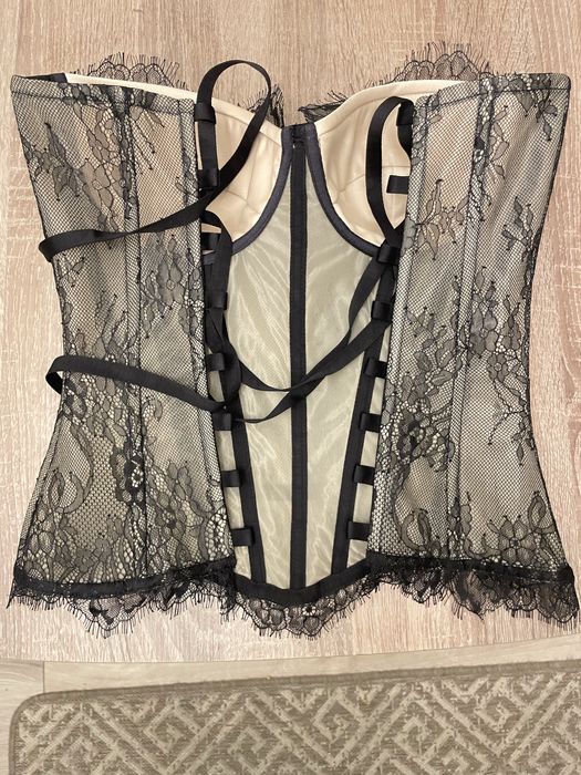 Корсет мереживний