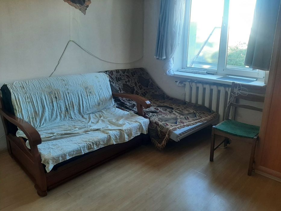 здам кімнату 14м в гуртожитку