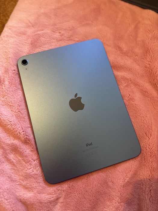 Apple iPad 10.ª Geração 64GB (2022) Wi-Fi Azul + Capa com Teclado e Caixa
