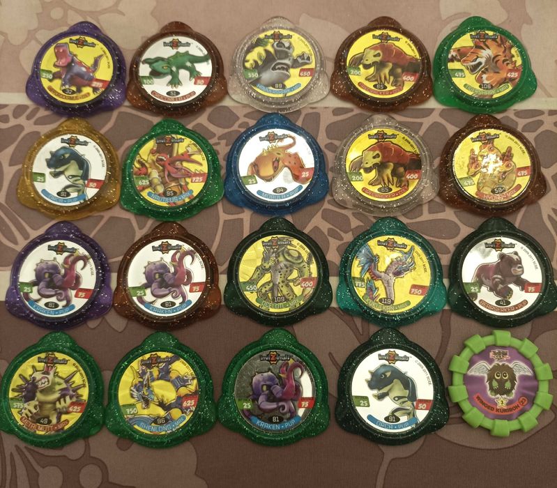 Conjunto 20 Tacos Invizimals com bolsa oferta