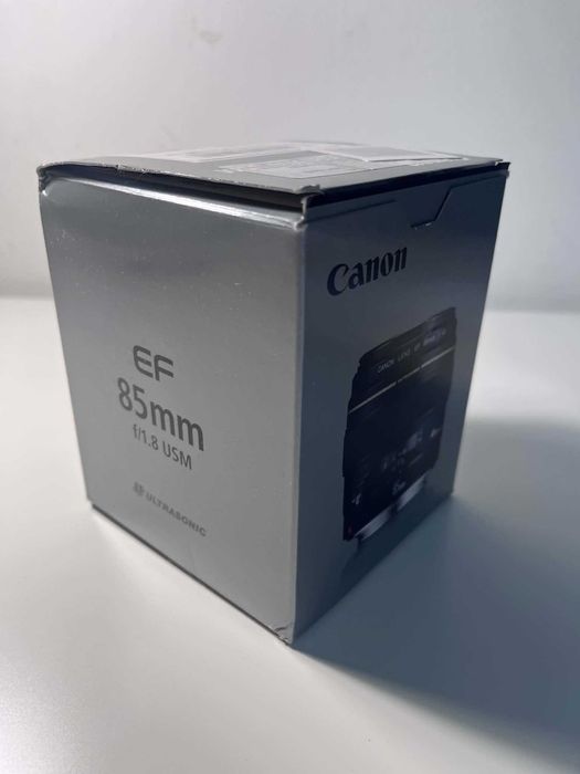 Canon EF 85mm f/1.8 USM