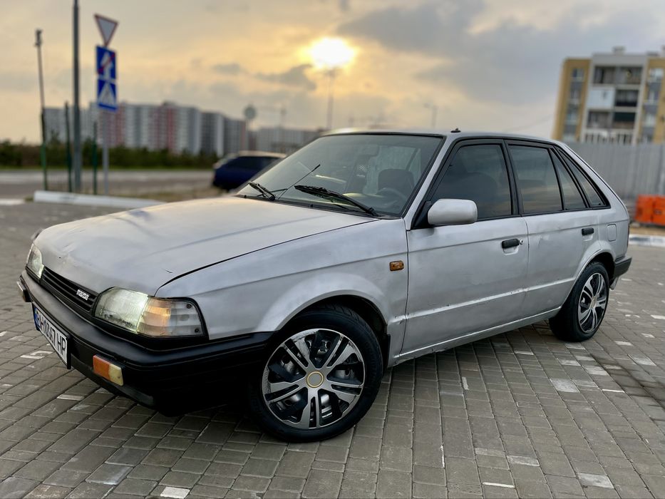 Mazda 323 хэтчбек