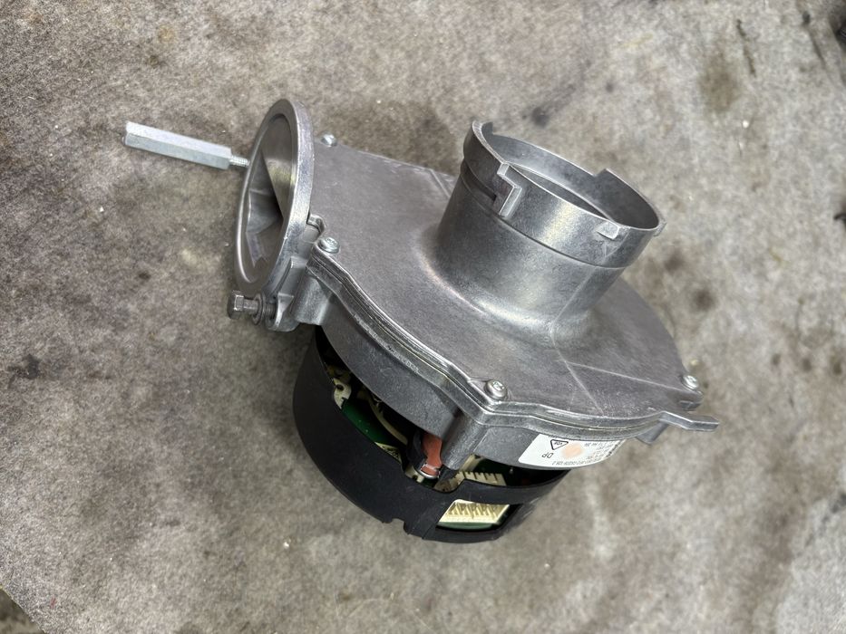 Wentylator do kotła gazowego Junkers ZBS 7-22 MA 23