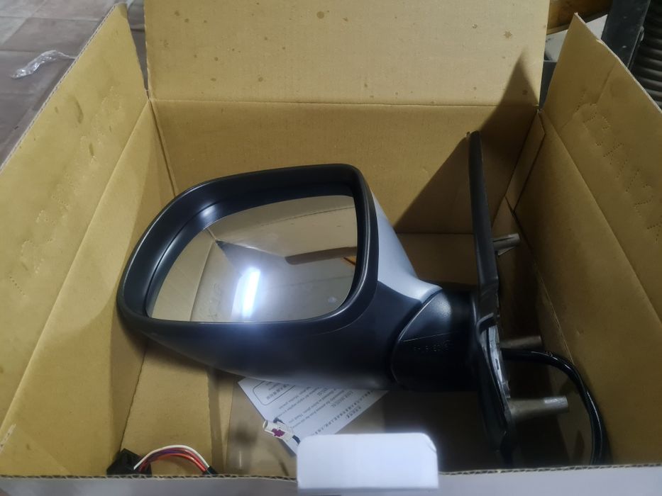 Зеркало переднее левое T5 Multivan 2010-15 г.