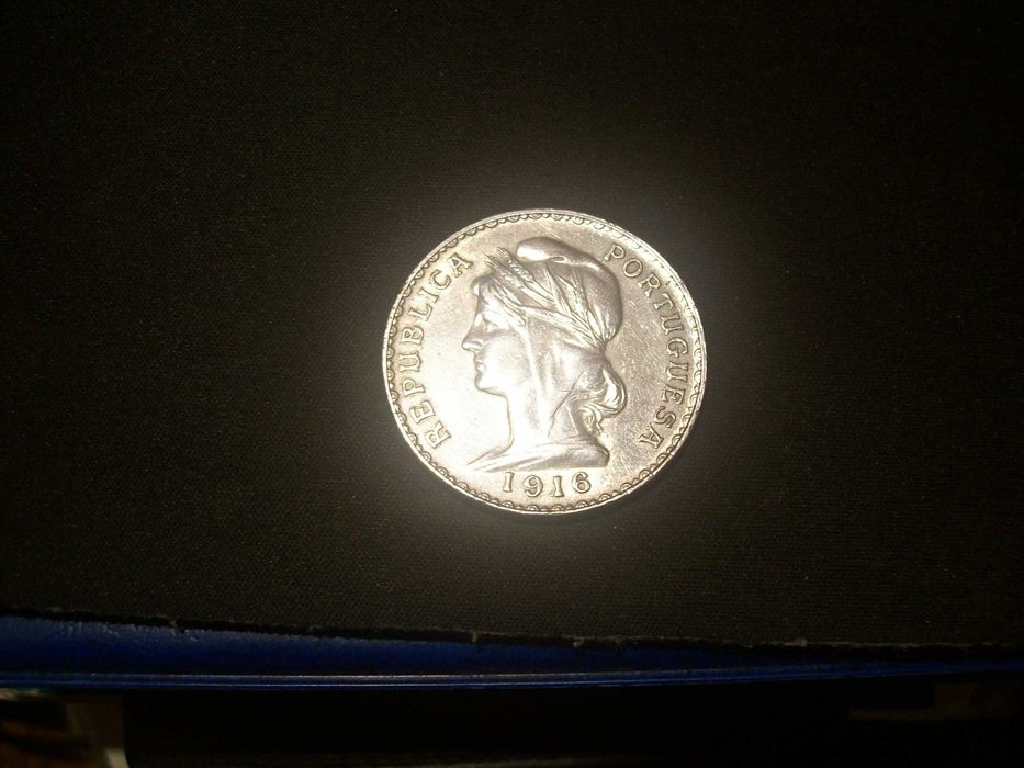 vendo as duas moedas de um escudo em prata de 1915 e 1916