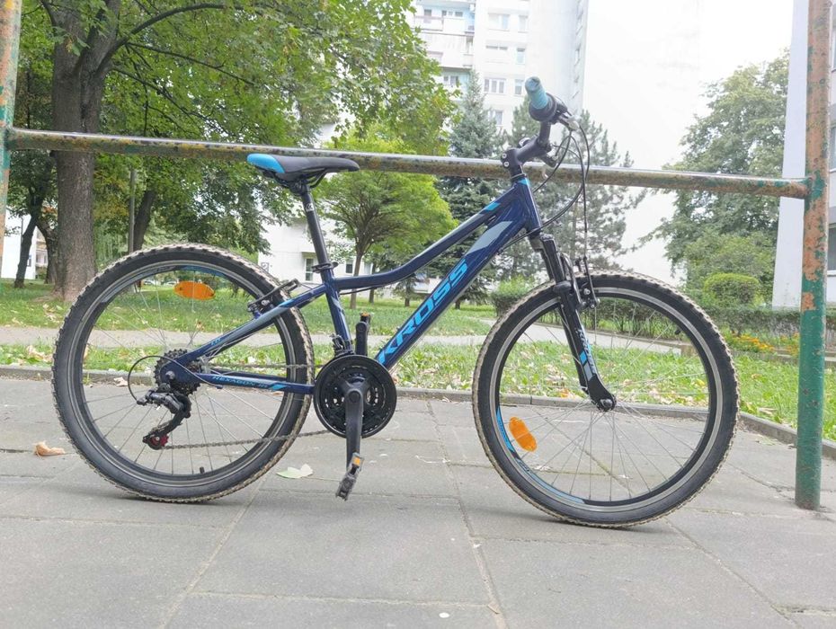 Rower Kross Hexagon JR 1.0/ koła 24" czarny/niebieski połysk