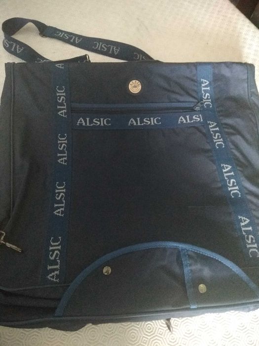 Porta fatos (3 fatos) e acessorios, da Alsic