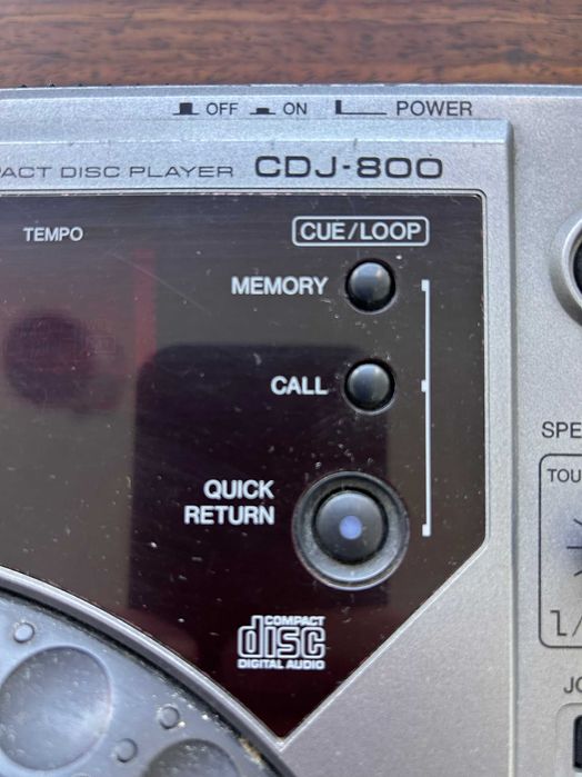 Par de leitores Pioneer CDJ 800 a funcionar. (preço do par)
