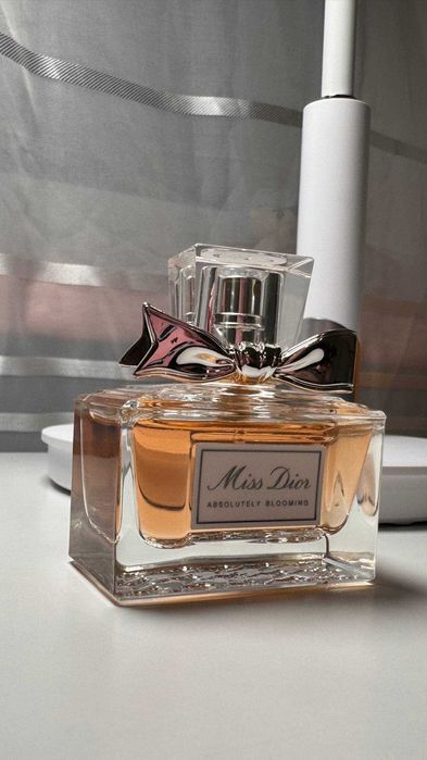 Perfum Miss Dior Absolutely Blooming
