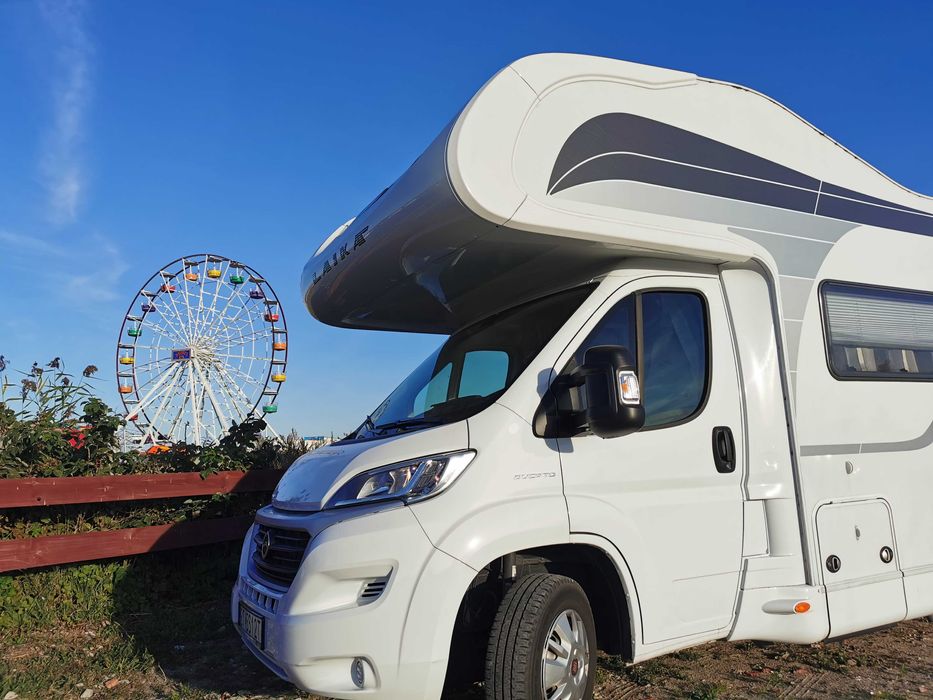 Kamper wynajem Warszawa 6 osób alkowa ogrzewanie klimatyzacja hak