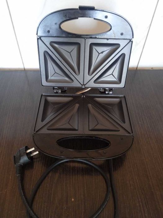 Сендвічниця електрична Russell Hobbs