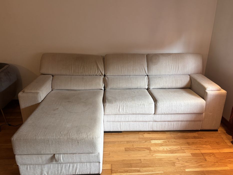 Sofá com chaise louge