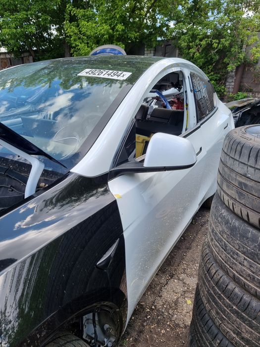 Продам двері передні задні Tesla 3 Y S