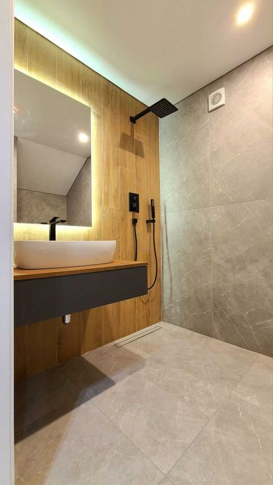 БЕЗ КОМІСІЇ, таун з новим РЕМОНТОМ, Сертифікат ТАК, вул. Давидчука