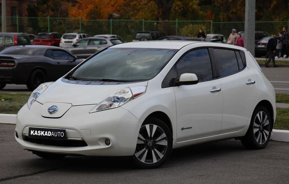 Продам Nissan Leaf