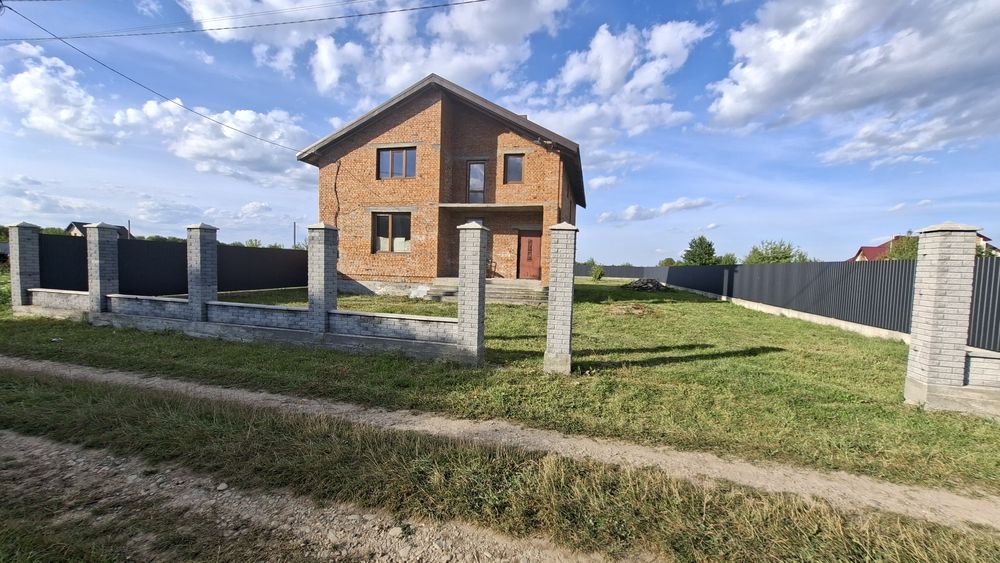 Продаж нового будинку. Комунікації. 10соток землі. Камін. Сад.