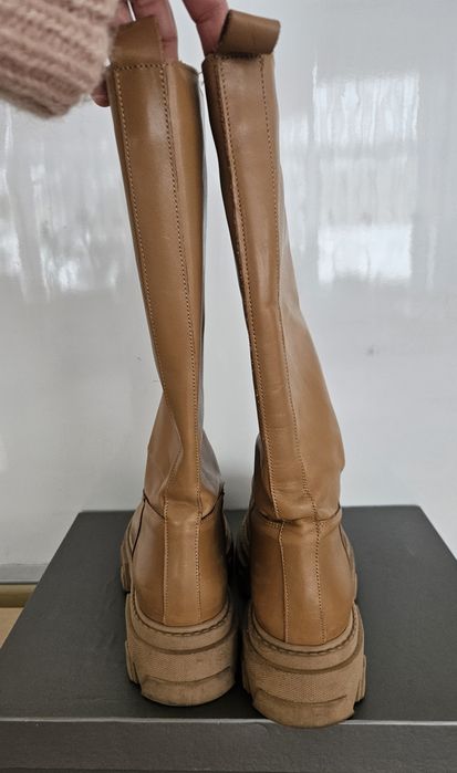 Brązowe karmelowe buty kozaki Ovye skóra naturalna skórzane
