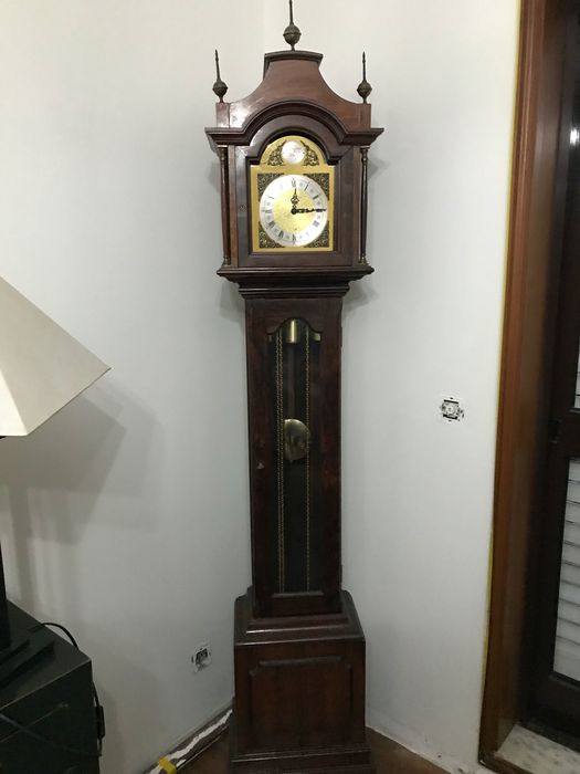 Relógio de pé Tempus Fugit