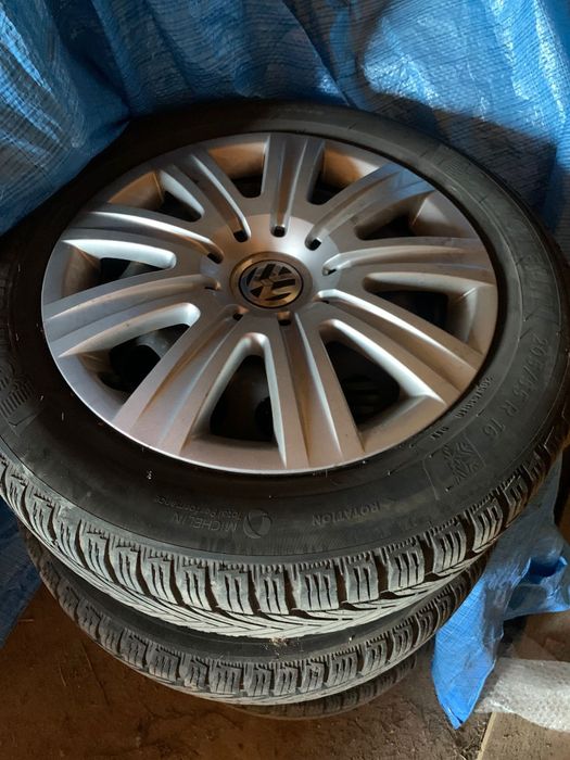 Sprzedam opony z felgami stalowymi