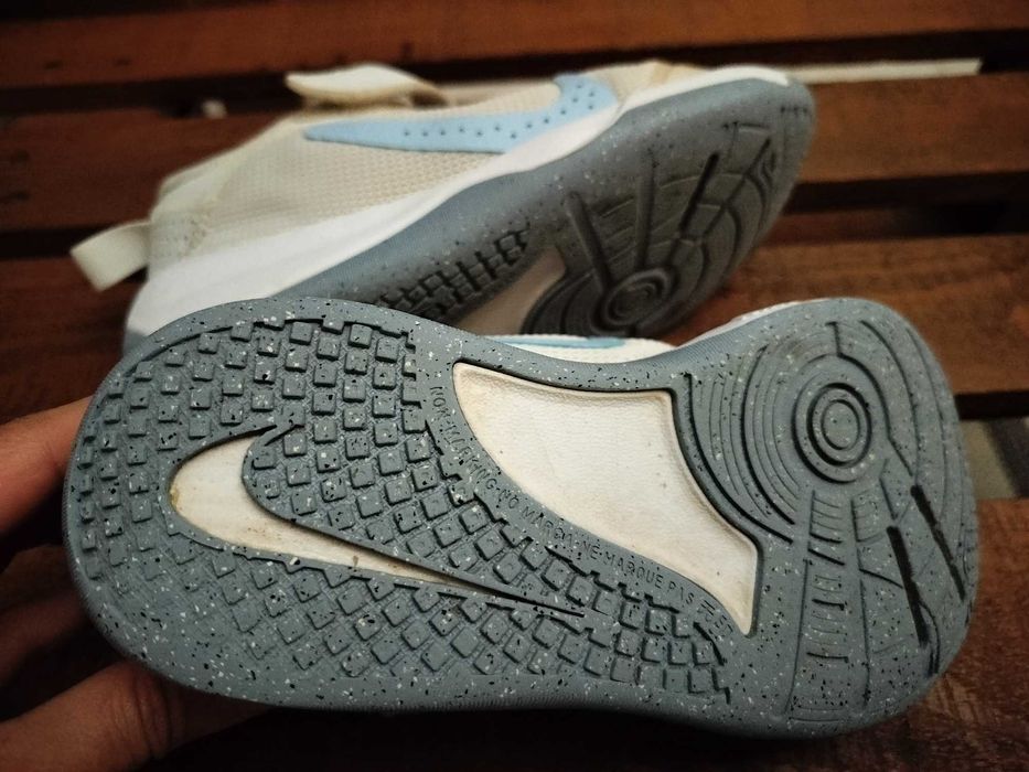 Ténis Nike número 30 em boas condições