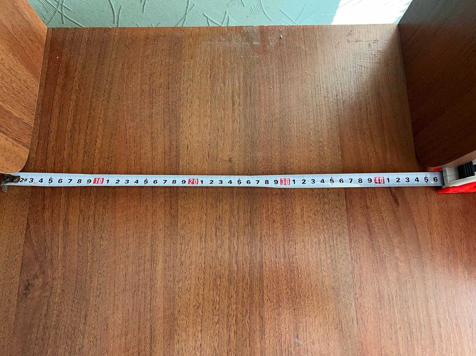 Комп'ютерний стіл