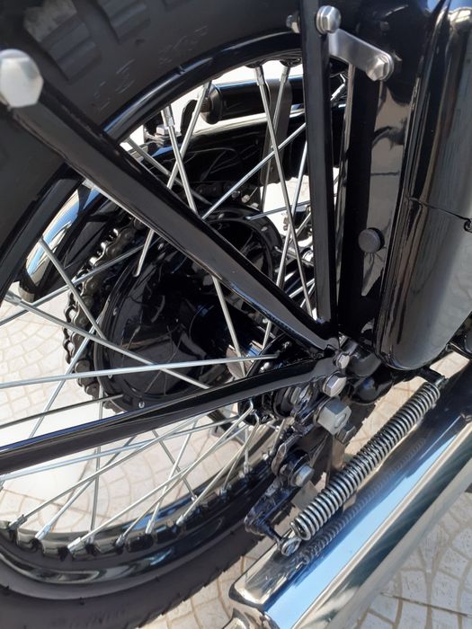 Ariel XG 350cc. Militar de 1943, restaurada e impecável.