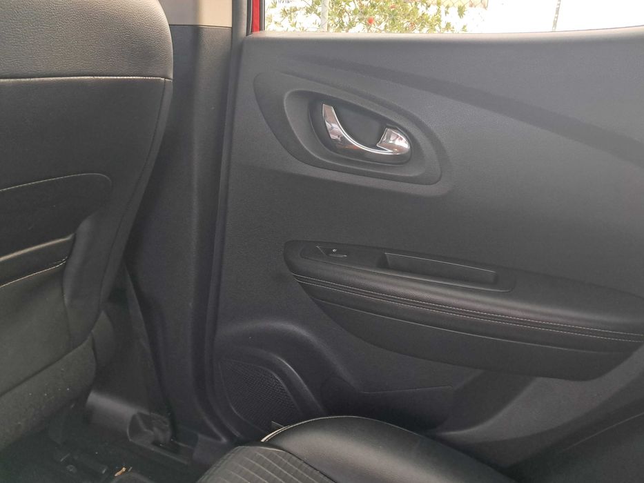 Renault kadjar automático, gasolina, câmara traseira, sensores de estacionamento, cruise control, avisador de mudança de faixa, luzes led, etc
