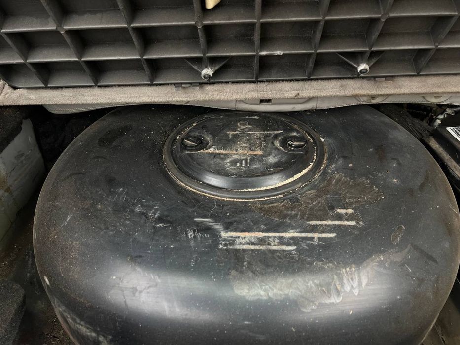 Mercedes-Benz E320 2004 рік автомат 3,2 газ/бенз ДЛЯ військових