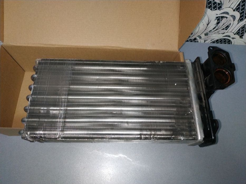 Продам радиатор печки Пежо 206