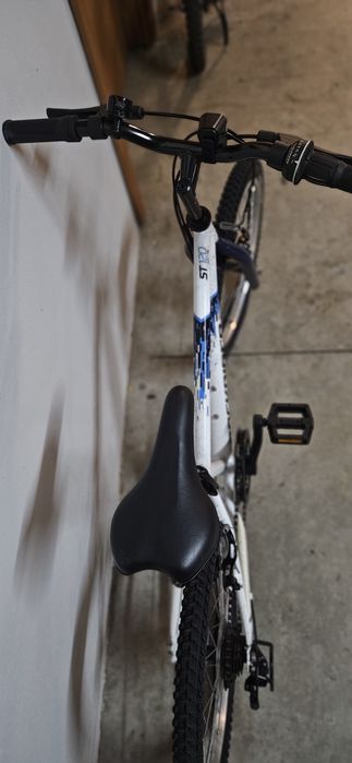 Bicicleta BTT Rockrider ST 120 (usada, pneus em baixo)