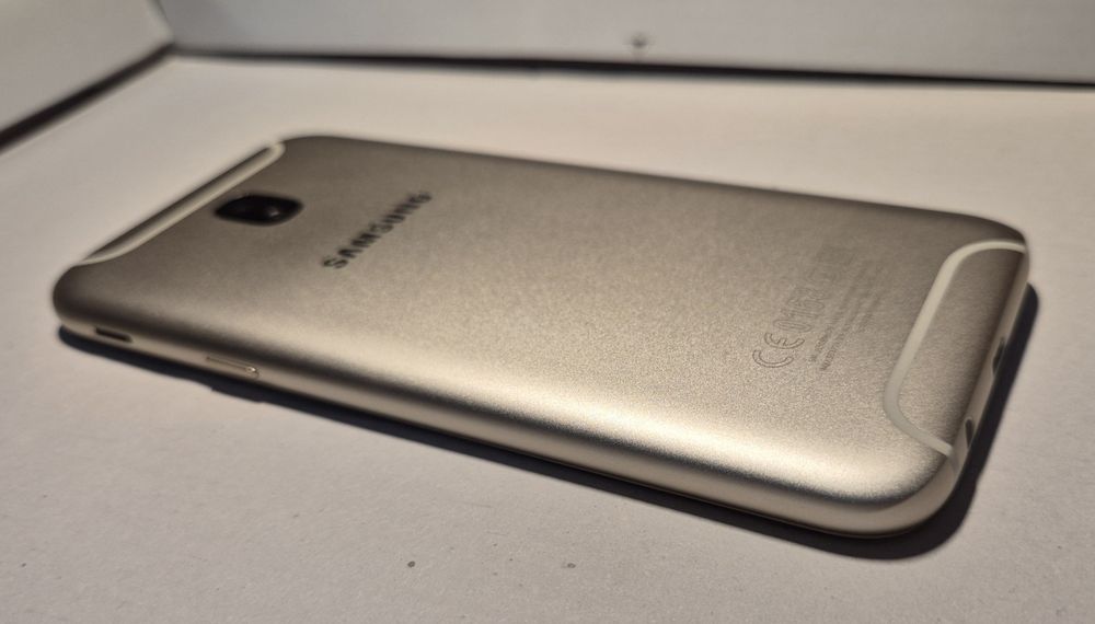 Самсунг GALAXY J5