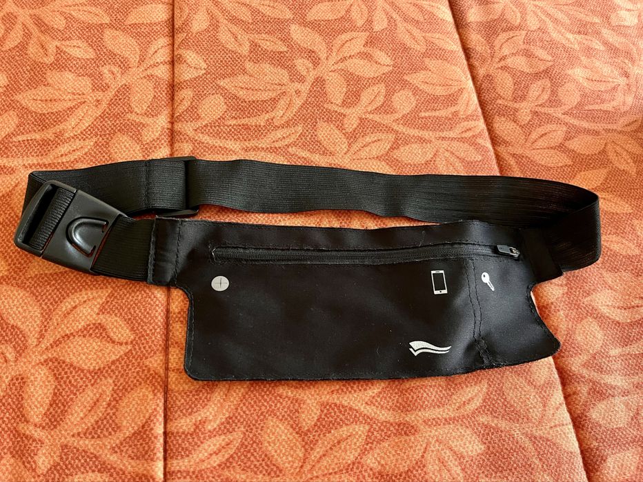 Bolsa desportiva de cintura preta