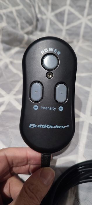 Buttkicker Gamer em muito bom estado